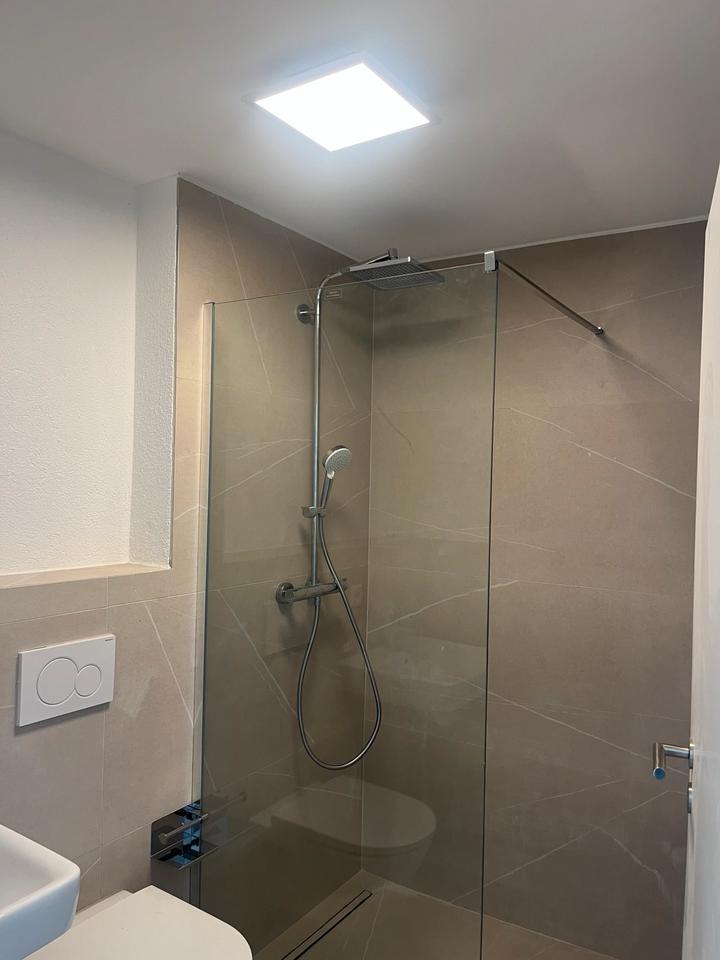 Thumbnail-Moderne Dachgeschosswohnung mit Penthouse-Balkon und Turmblick