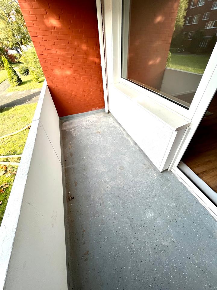 Thumbnail-Und wann ziehen Sie zu uns? Drei Zimmer mit Balkon!!