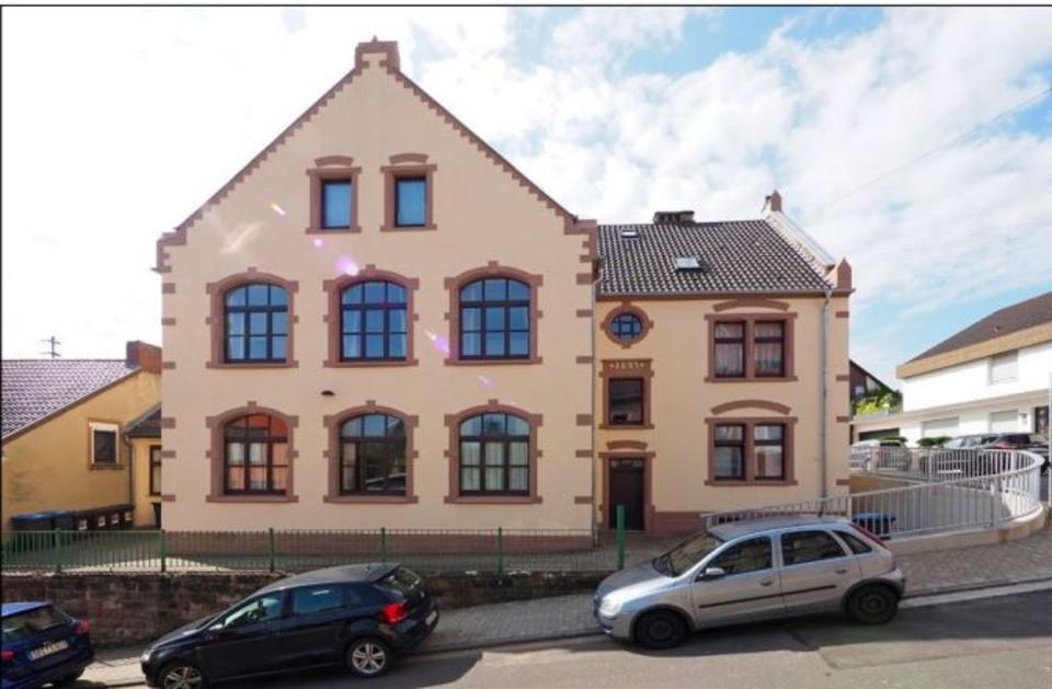 Thumbnail-Charmante 3-Zimmer-Altbauwohnung mit Garten Püttlingen ab April