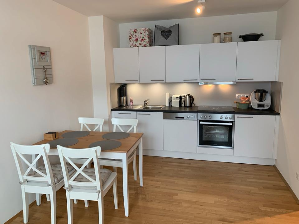 Thumbnail-Möblierte 2-Zimmer-Wohnung zur UntermieteZwischenmiete