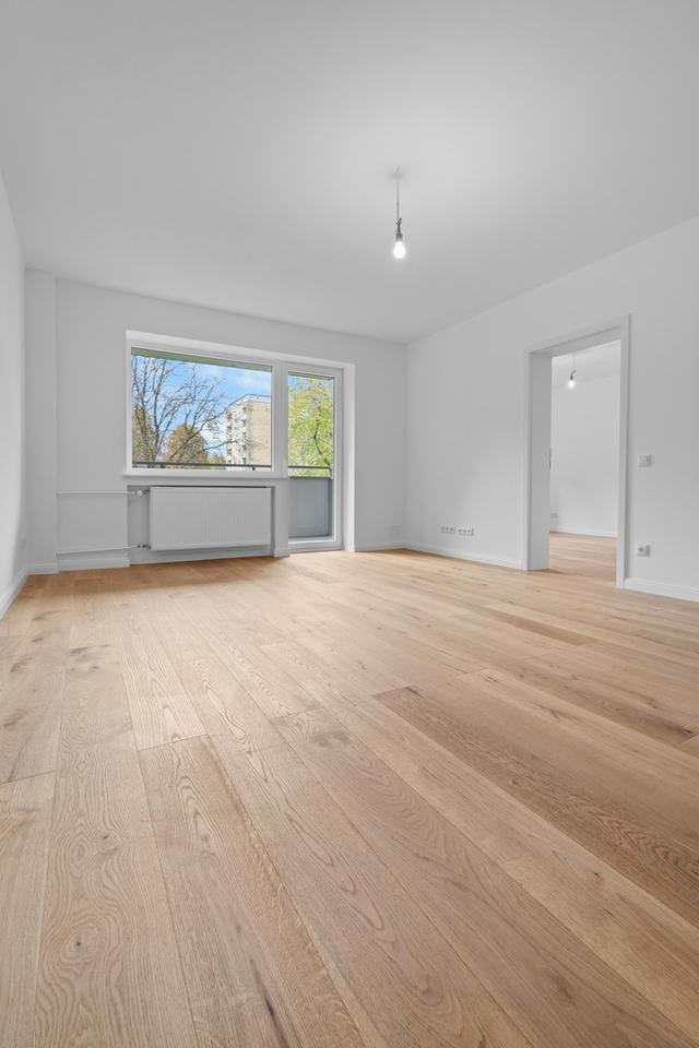 Thumbnail-2-Zimmer Wohnung mit Einbauküche und Balkon - Frisch saniert