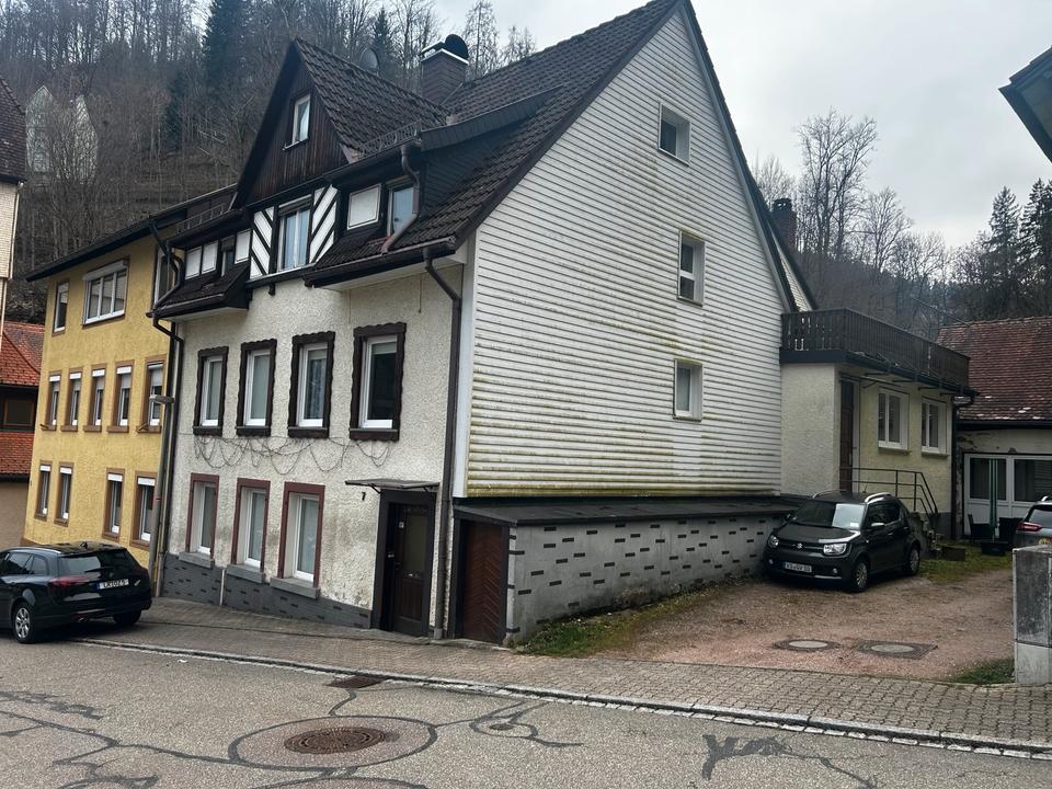 Thumbnail-Mehrfamilienhaus mit Gewerbe & 80m² Terrasse – zentral Triberg
