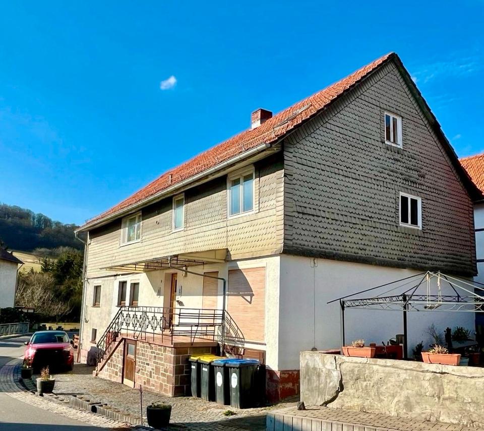 Thumbnail-Großes Einfamilienhaus in idyllischer Lage von Hessisch lichtenau