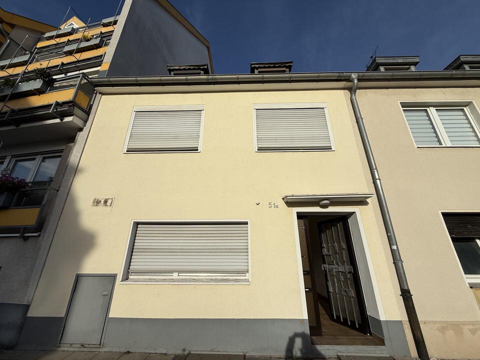 Thumbnail-Haus mit 8 Zimmern in Köln-Niehl und Garten – Ideal für Firmen & Familien