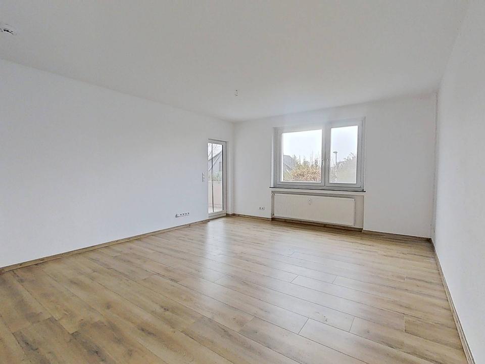 Thumbnail-Helle 3-Zimmer-Erdgeschosswohnung mit BALKON