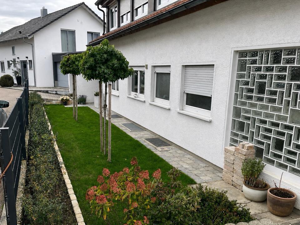 Thumbnail-Wohnen wie im eigenen Haus- Wohnung mit Garten, Garage, Hobbyraum