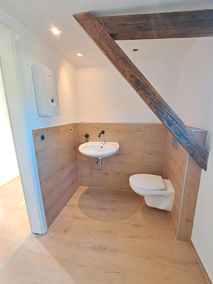 Thumbnail-Helle sanierte 3 Zimmer Dachgeschoss Wohnung in ruhiger Lage