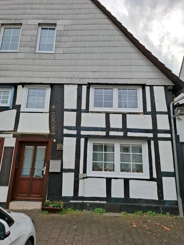 Thumbnail-Fachwerk- Doppelhaushälfte