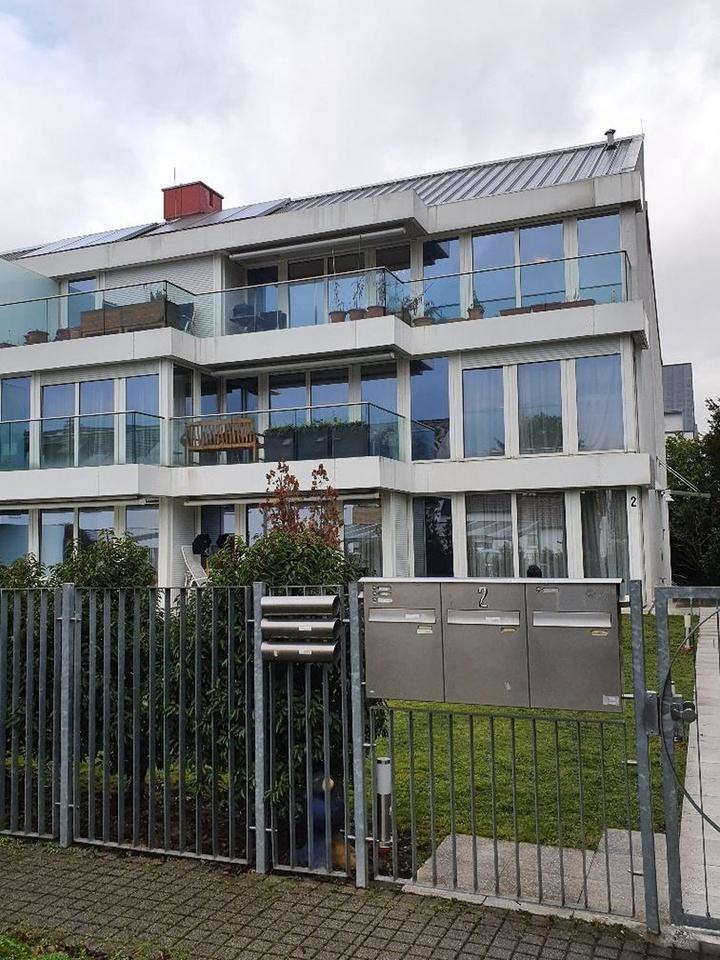 Thumbnail-Exklusive, möblierte 4-Zimmer-Wohnung mit Balkon und EBK in Frankfurt-Hausen