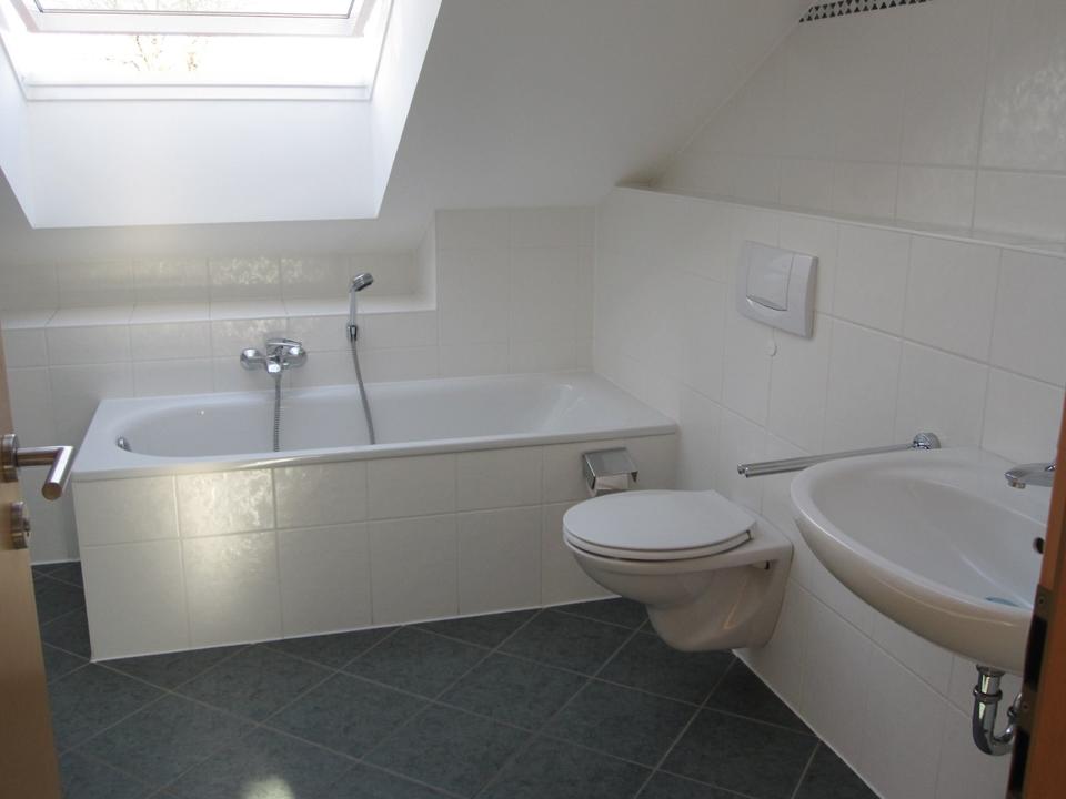 Thumbnail-2-Zimmer-Dachgeschosswohnung