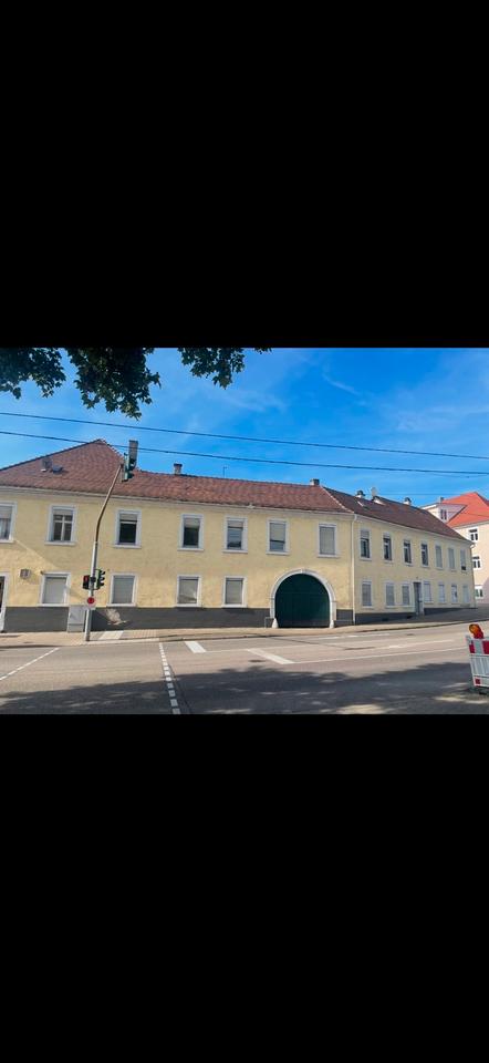 Thumbnail-Sanierbedürftiges Mehrfamilienhaus