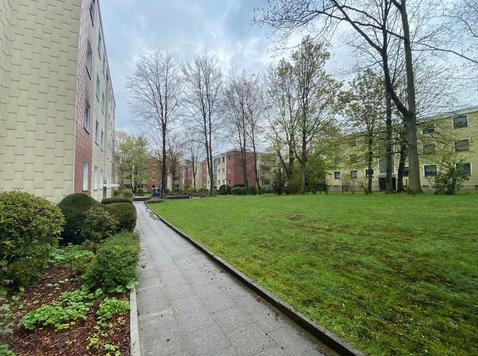 Thumbnail-3,5 Zimmer Erdgeschosswohnung mit Balkon – 69 m² zu vermieten