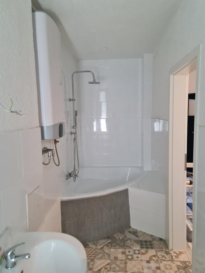 Thumbnail-Großzügige 4 Raum Wohnung zu vermieten