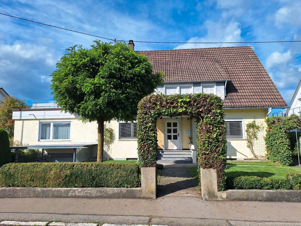 Thumbnail-Großzügiges 1-2-Familienhaus in VS-Obereschach v.privat zu verk.