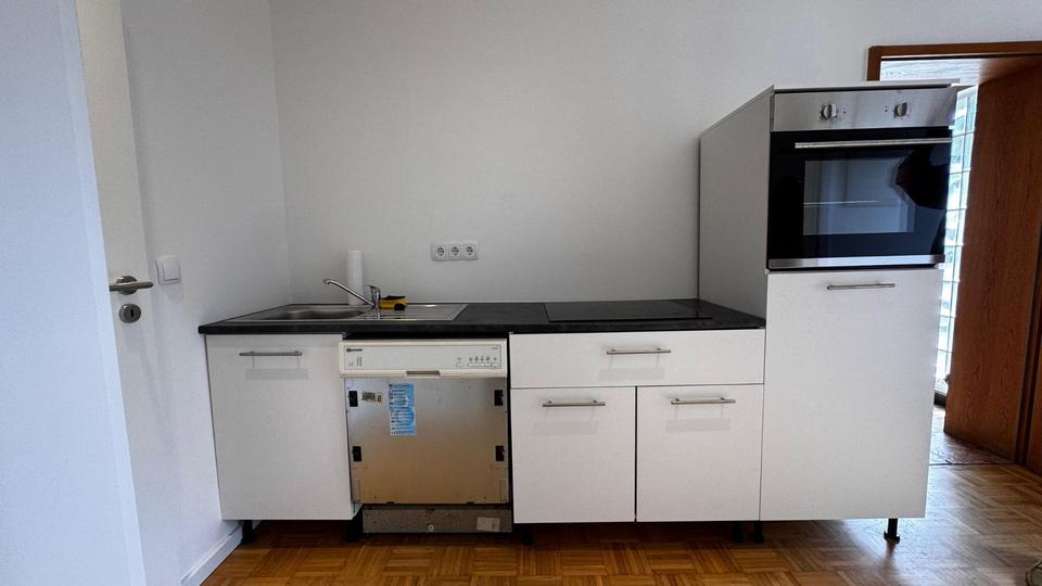 Thumbnail-35m² 2 Zimmer, Küche, Bad Wohnung mit Parkett in Much Alefeld