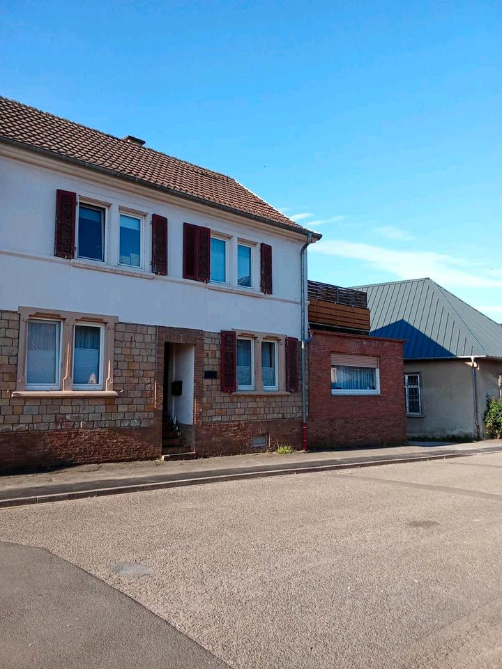 Thumbnail-Großzügiges Einfamilienhaus mit Einliegerwohnung in Fürfeld