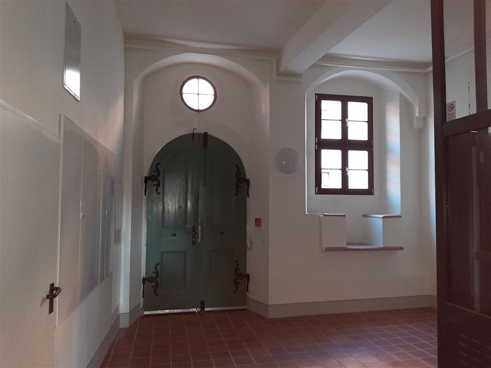 Thumbnail-2-Raum-Wohnung im 1.OG mit Fahrstuhl im Treppenhaus