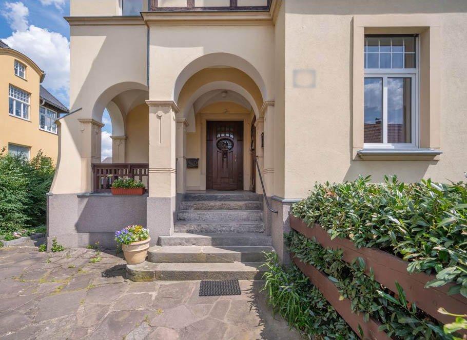 Thumbnail-Große, helle Wohnung in repräsentativer sanierter Jugendstilvilla