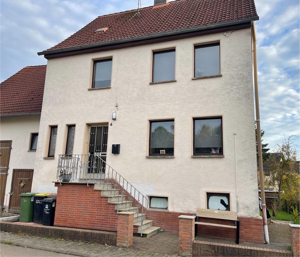 Thumbnail-Schönes Einfamilienhaus mit Balkon , Garten, Garage