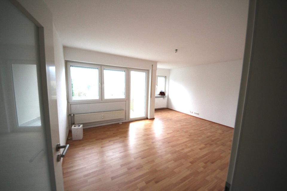 Thumbnail-Obrigheim: Schöne Wohnung im 6-Familienhaus mit Balkon