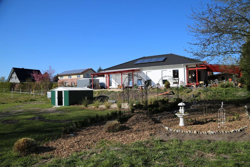 Thumbnail-Walmdachbungalow,Energieklasse A, BJ 12 2017, inkl.2. Baugrundst