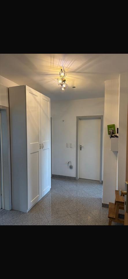 Thumbnail-3 Zimmer Wohnung mit Balkon in Nippes zum 1. Juni