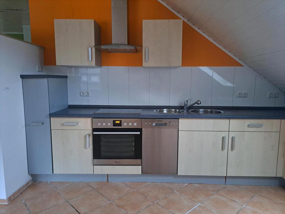 Thumbnail-Helle ruhige 2 Zimmer 75 qm Whg DG 63695 zu vermieten