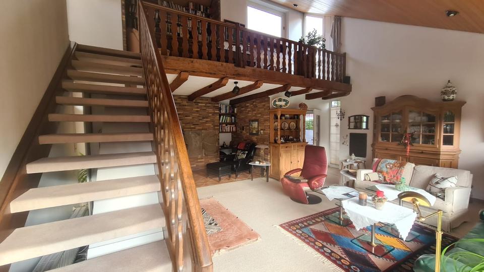 Thumbnail-Helle Erdgeschosswohnung (148 m²) mit Garten, Terrasse, Kamin