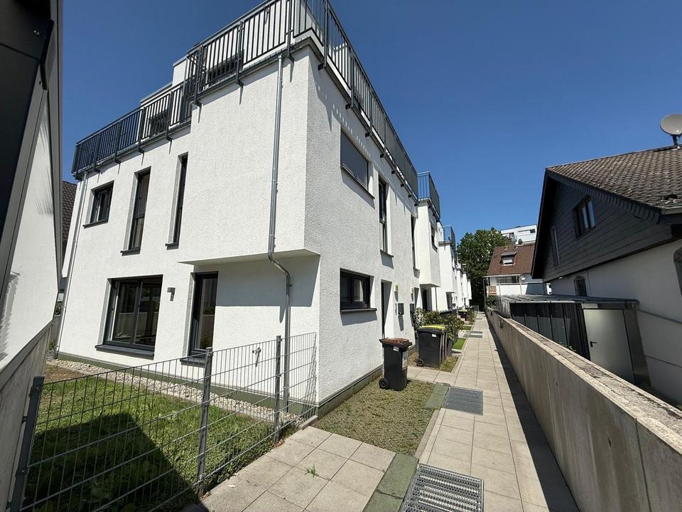 Thumbnail-Townhouse in Frankfurt mit Garten und Terrasse!+ EINBAUKÜCHE!