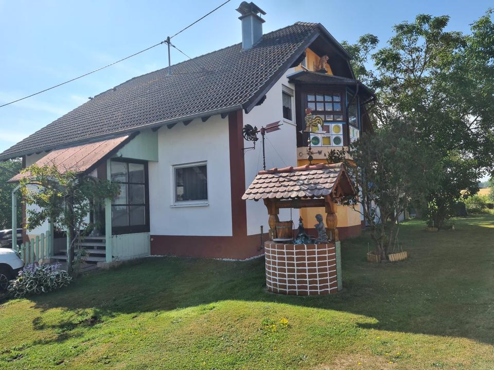 Thumbnail-Einfamilienhaus mit einer Einliegerwohnung und Doppelgarage