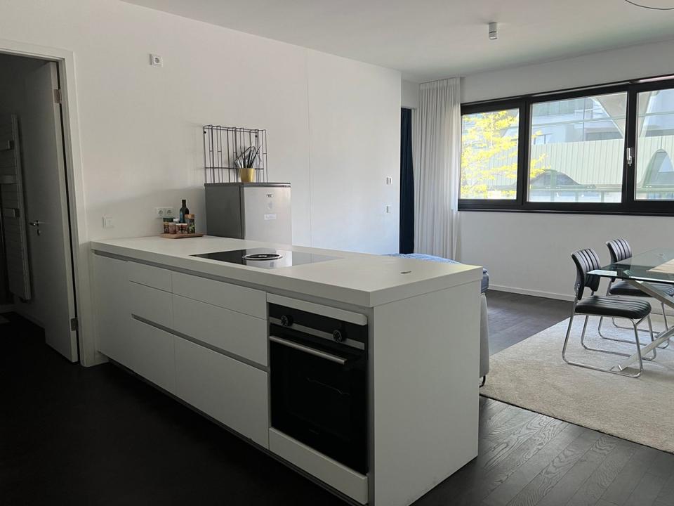 Thumbnail-Luxuriöse 2 Zimmer Wohnung + Wasserblick - möbliert Berlin Fhain