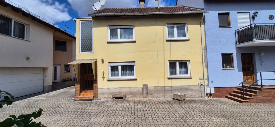 Thumbnail-1-2 Familienhaus in Böhl