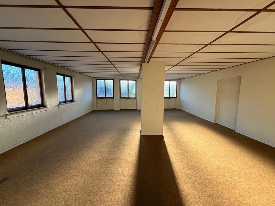 Thumbnail-Lagerfläche in Unkel - ca. 130 m² + optional weitere 100 m² im DG