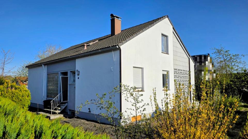 Thumbnail-Einfamilienhaus mit großem Grundstück zu verkaufen
