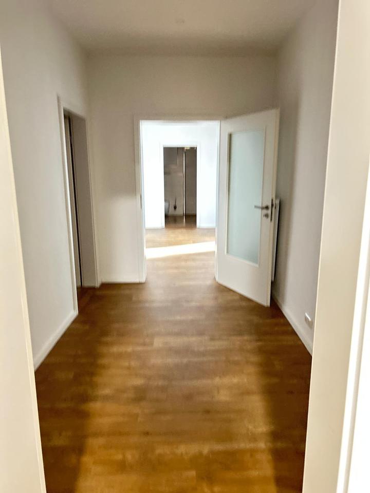 Thumbnail-3-Zimmer-Wohnung im stilvollen Altbau