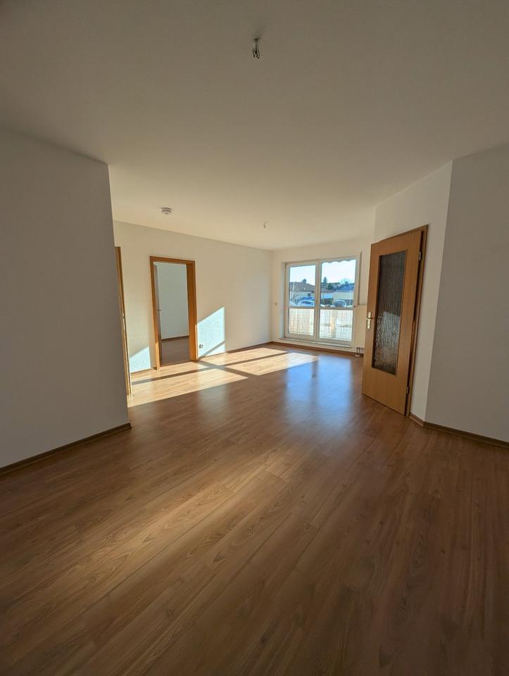 Thumbnail-+++Schicke 2-R. Wohnung Südl. Heimfeld, tolles Wohnzimmer m. Balkon, Bad m. Wanne und Dusche!+++