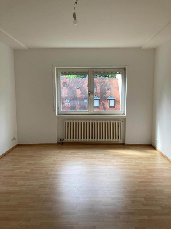Thumbnail-Große helle Wohnung in zentraler Lage