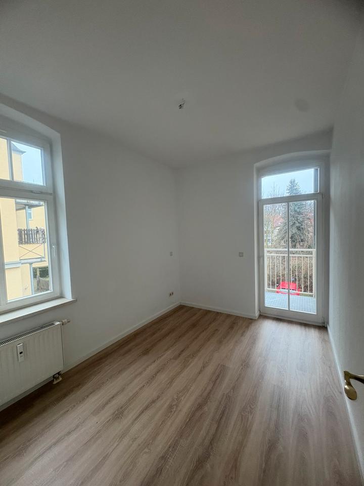 Thumbnail-HELLE 2-ZIMMER-WOHNUNG MIT STELLPLATZ