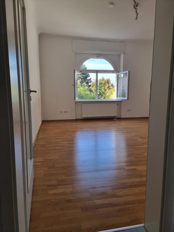 Thumbnail-Offenburg: Südbalkon mit ruhigem Grünblick, nahe ICE-Bahnhof