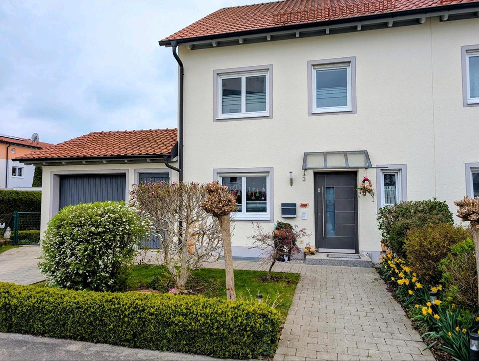 Thumbnail-sehr schöne Doppelhaushälfte mit Garten und Garage zu vermieten