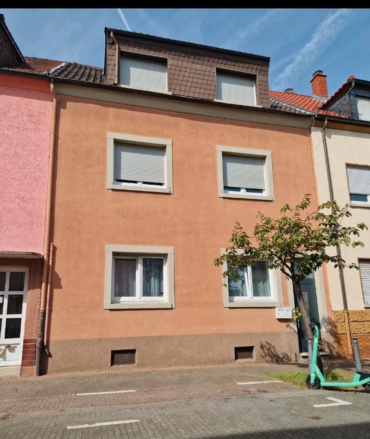 Thumbnail-2 Familienhaus mit 2 Garagen in LU-Mundenheim ohne Makler