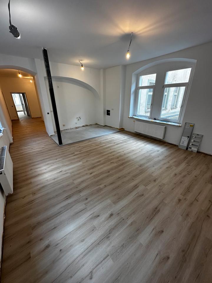 Thumbnail-Exklusive 5-Zimmer-Wohnung am Markt in Gera inklusive Aufzug