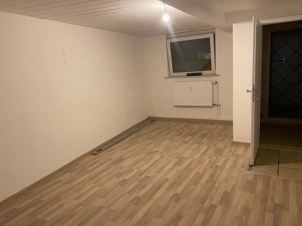 Thumbnail-Kellerraum mit Fenster & separatem Eingang – Zentrale Lage