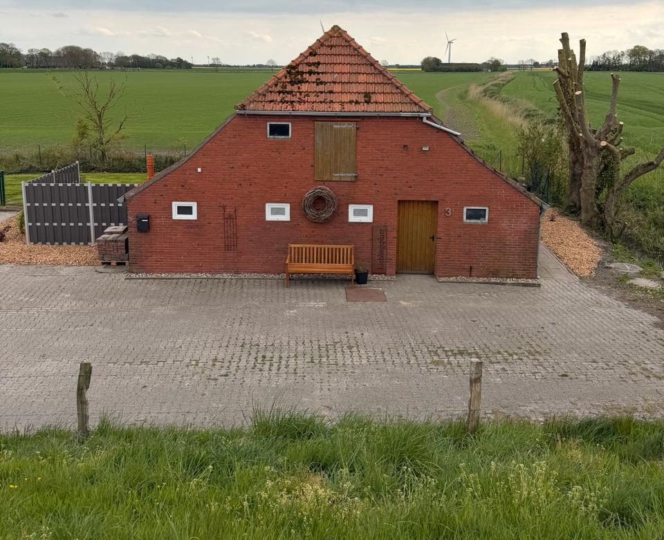 Thumbnail-Ferienhaus an der Nordsee direkt am Deich mit großem Garten