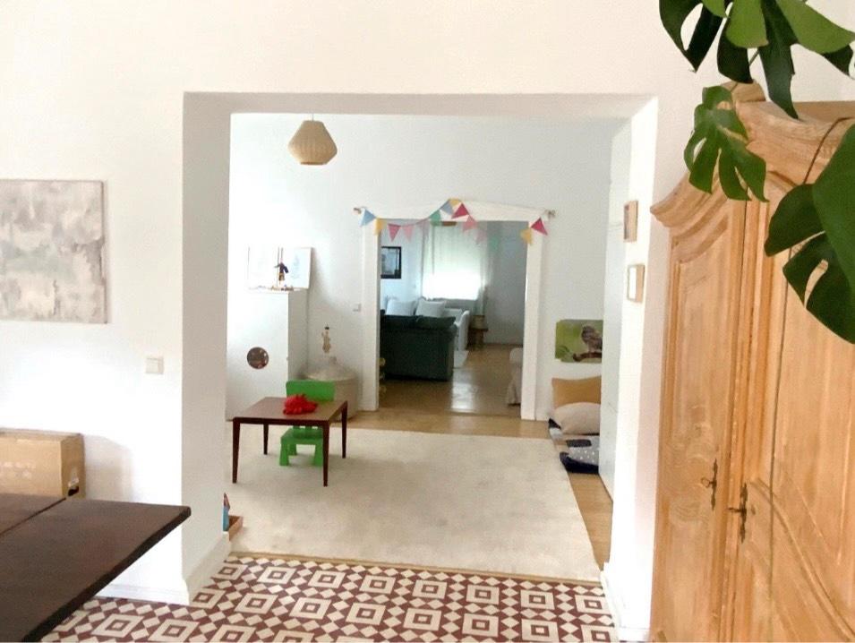 Thumbnail-Einfamilienhaus mit Garten und Stellplatz.