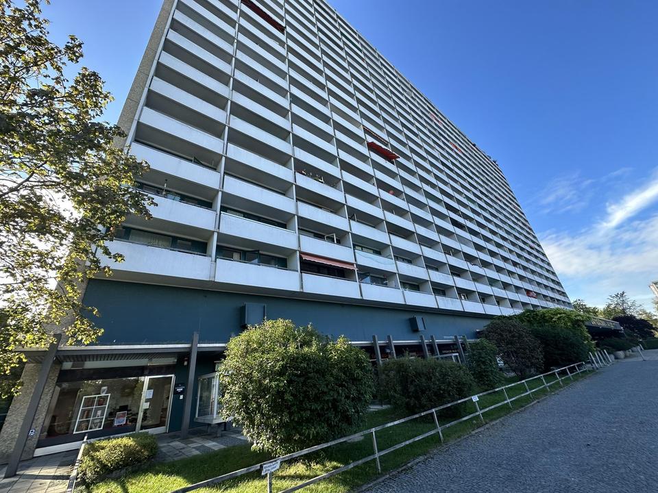 Thumbnail-Großes möbliertes 1-Zimmer Apartment mit Balkon in München-Solln ab 01.04.2026 zu vermieten