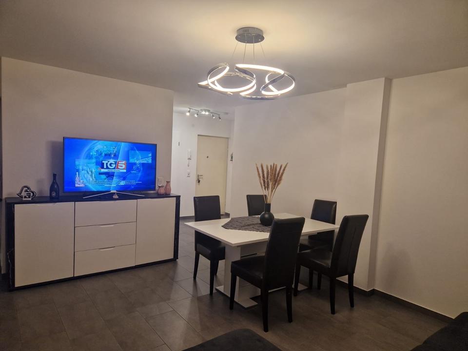 Thumbnail-4 Zimmer Wohnung, EBK, Bad, extra WC , 2 Balkone