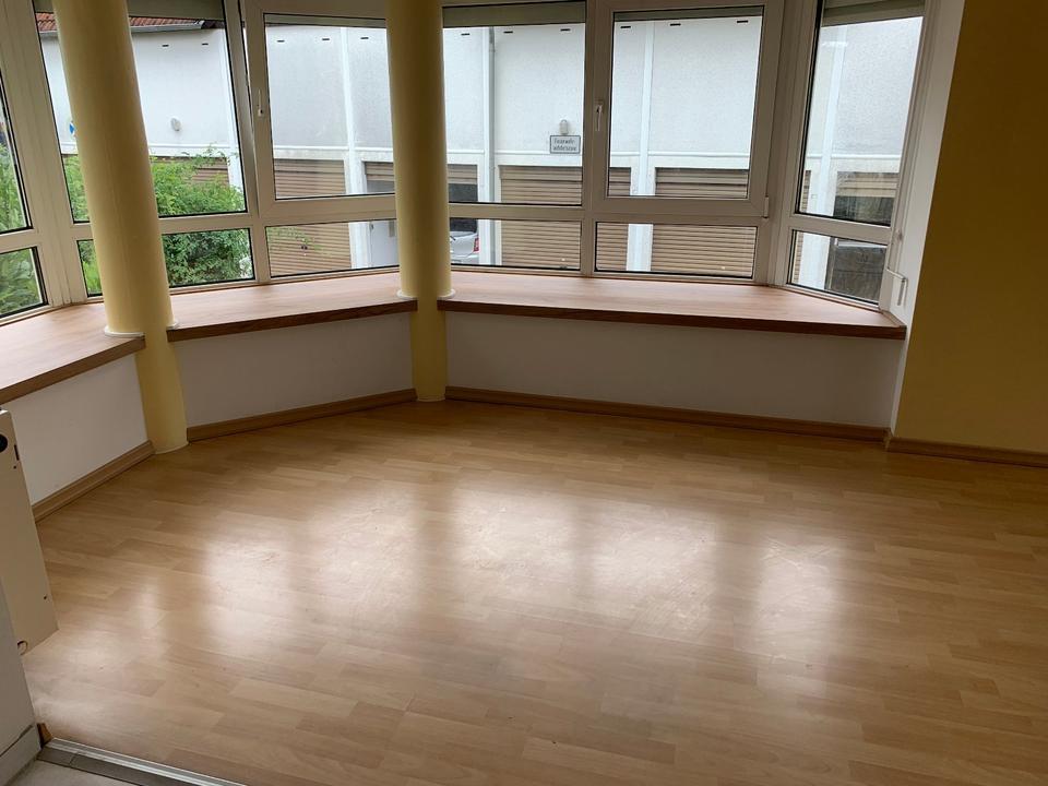Thumbnail-Attraktive 2-Zimmer-Wohnung mit Wintergarten und Balkon in Forth