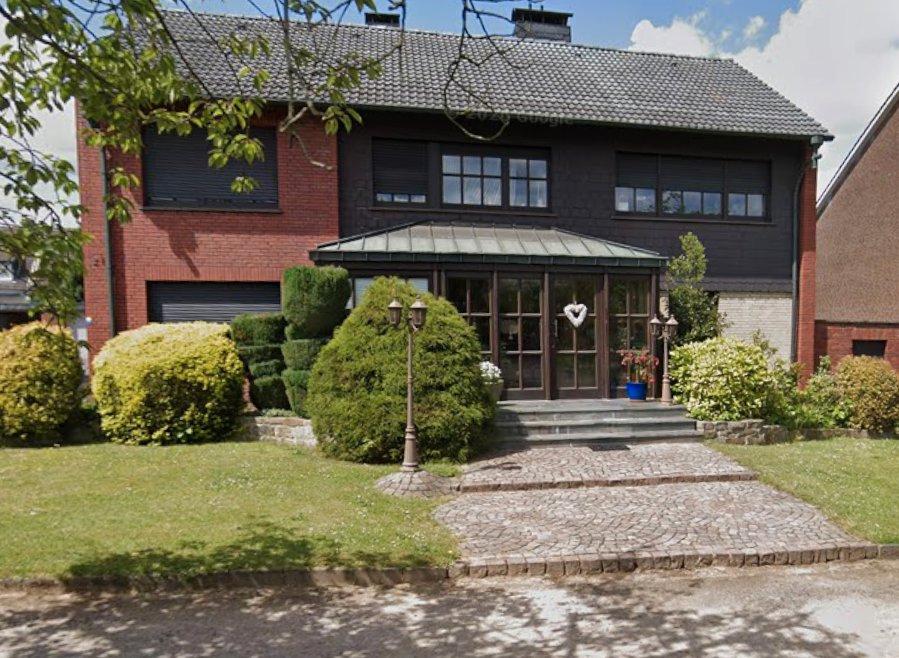 Thumbnail-Großzügige 100 m² OG-Wohnung im 2-Familienhaus mit großem Balkon