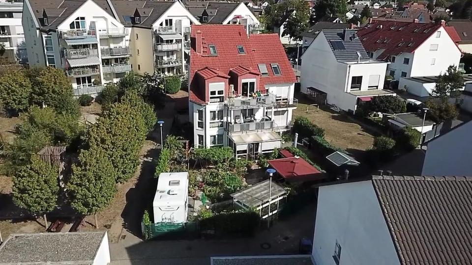 Thumbnail-Freie Erdgeschosswohnung mit grosser Souterrain und Garten im Her